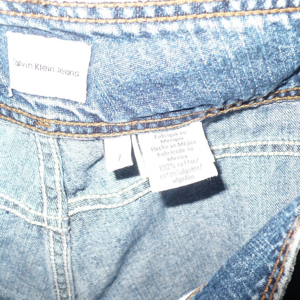 Calvin Klein Denim Shorts Wide Waist Size 7 Sexy - Picture 2 of 5